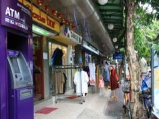 Four Sons Inn Bangkok Exterior photo